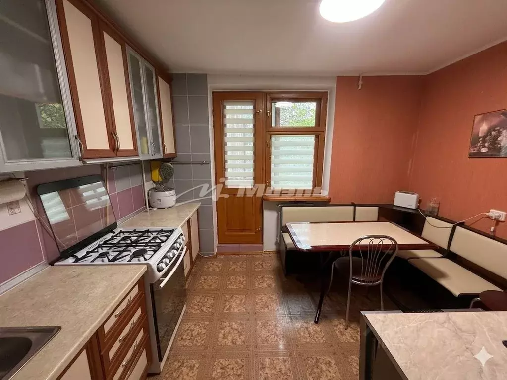 3-к кв. Крым, Симферополь ул. Хабаровская, 48к3 (63.7 м) - Фото 1
