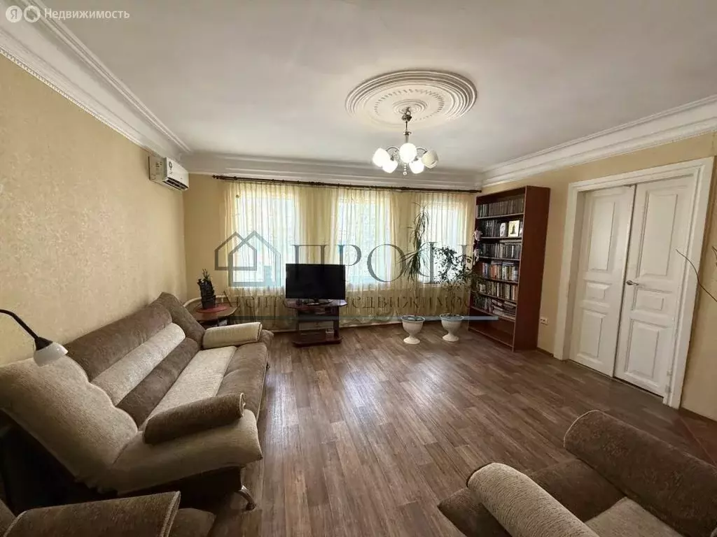 3-комнатная квартира: Новый Оскол, улица Гагарина, 7 (63 м) - Фото 0