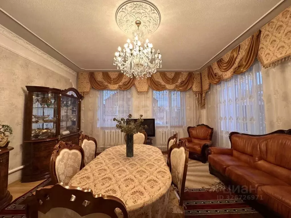 Дом в Ингушетия, Назрань ул. Хаутиева (300 м) - Фото 1