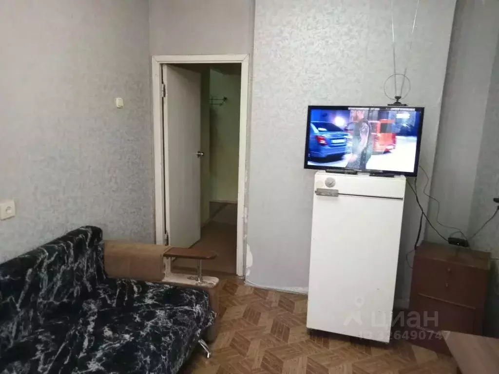 Комната Свердловская область, Екатеринбург пер. Базовый, 56 (12.0 м) - Фото 1