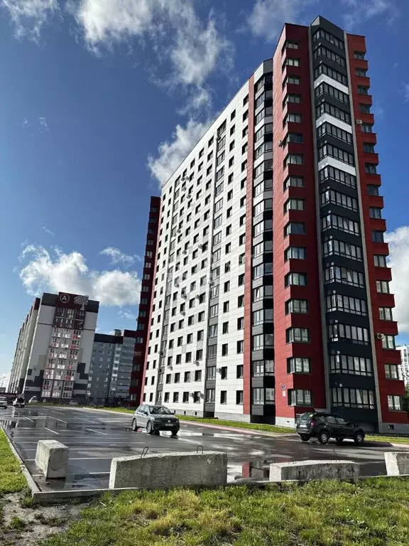 3-к кв. Брянская область, Брянск ул. Имени О.Н. Строкина, 8 (87.4 м) - Фото 0