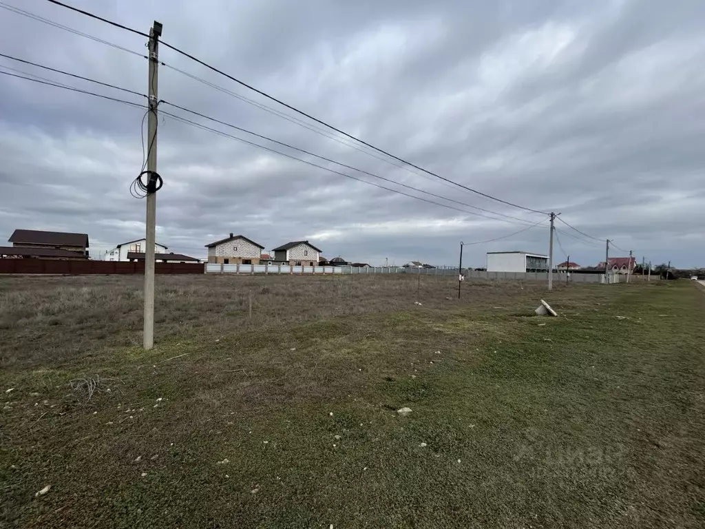 Участок в Крым, Евпатория городской округ, Заозерное пгт ул. Садовая, ... - Фото 1