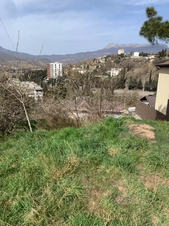 Участок в Крым, Алушта ул. Горбачевой (9.0 сот.) - Фото 1
