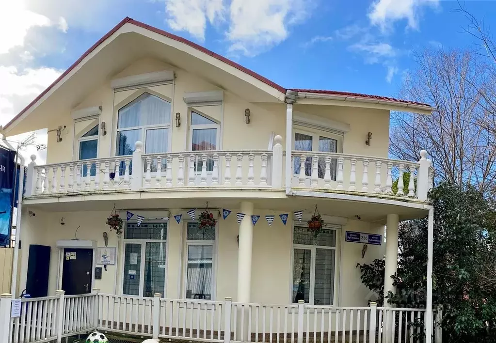 Дом в Краснодарский край, Сочи Центральный мкр, ул. Кубанская (250 м) - Фото 2