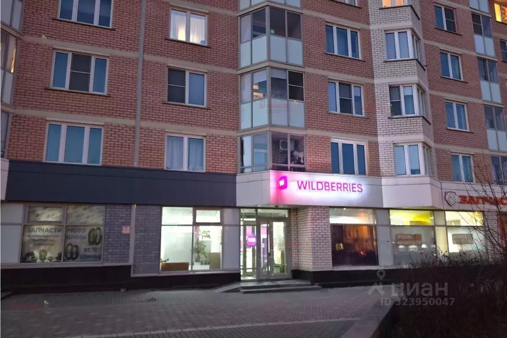 Торговая площадь в Свердловская область, Екатеринбург ул. Бакинских ... - Фото 1