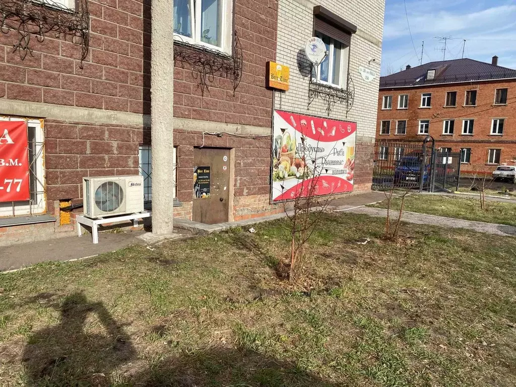 Помещение свободного назначения в Омская область, Омск ул. 20 лет ... - Фото 0