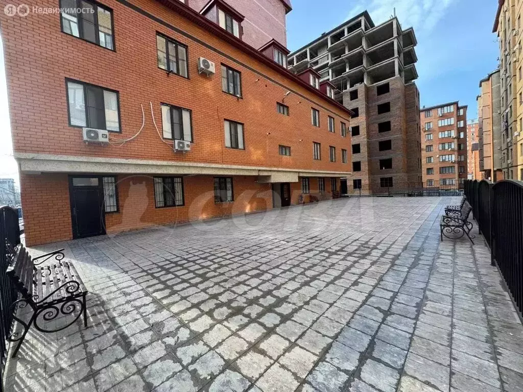 2-комнатная квартира: Махачкала, Губденская улица, 33А (80 м) - Фото 0