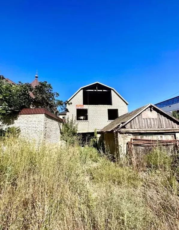 Дом в Дагестан, Махачкала ул. Чеэров, 35 (330 м) - Фото 1