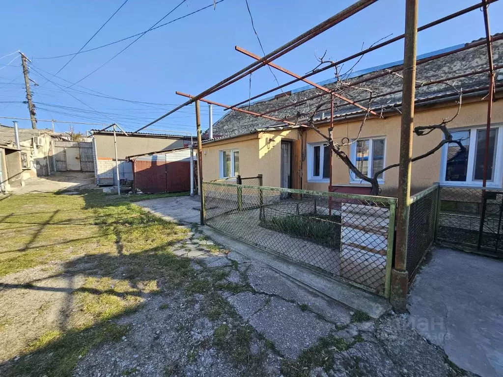 2-к кв. Крым, Симферополь ул. Курцовская, 11 (37.8 м) - Фото 1