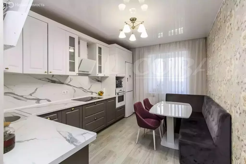 1-комнатная квартира: Тюмень, улица Мельникайте, 2к5 (41.8 м) - Фото 1