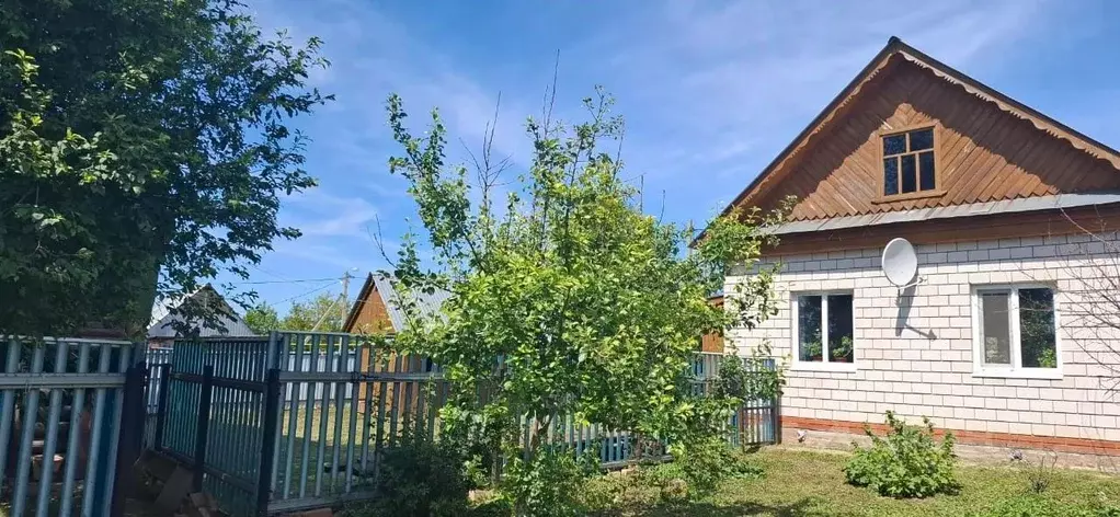 Дом в Татарстан, Атнинский район, Большеатнинское с/пос, д. Малая Атня ... - Фото 1
