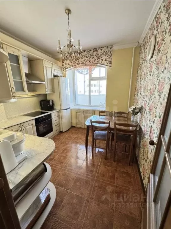 4-к кв. Саха (Якутия), Якутск ул. Чернышевского, 4/1 (80.8 м) - Фото 0