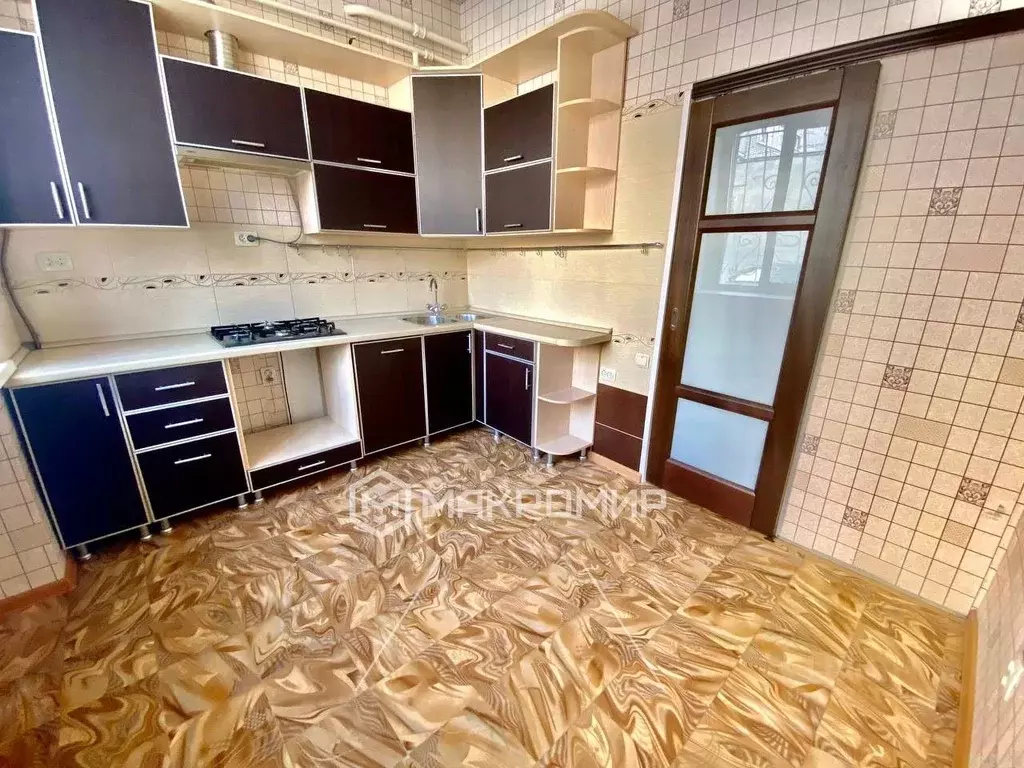 2-к кв. Брянская область, Брянск ул. Молодой Гвардии, 33 (56.3 м) - Фото 1