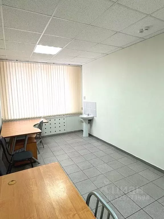 Помещение свободного назначения в Омская область, Омск ул. Ватутина, ... - Фото 1