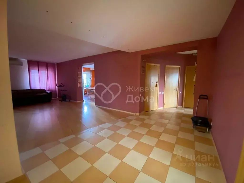 4-к кв. Волгоградская область, Волгоград ул. Огарева, 1 (145.9 м) - Фото 1