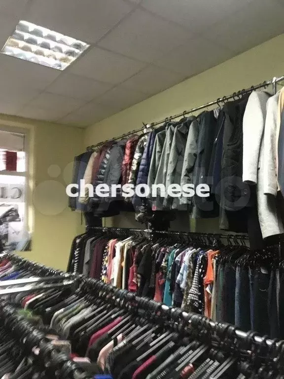 Продажа торгового помещения 23 кв м 1/2 этаж по пр. Генерала Острякова - Фото 0