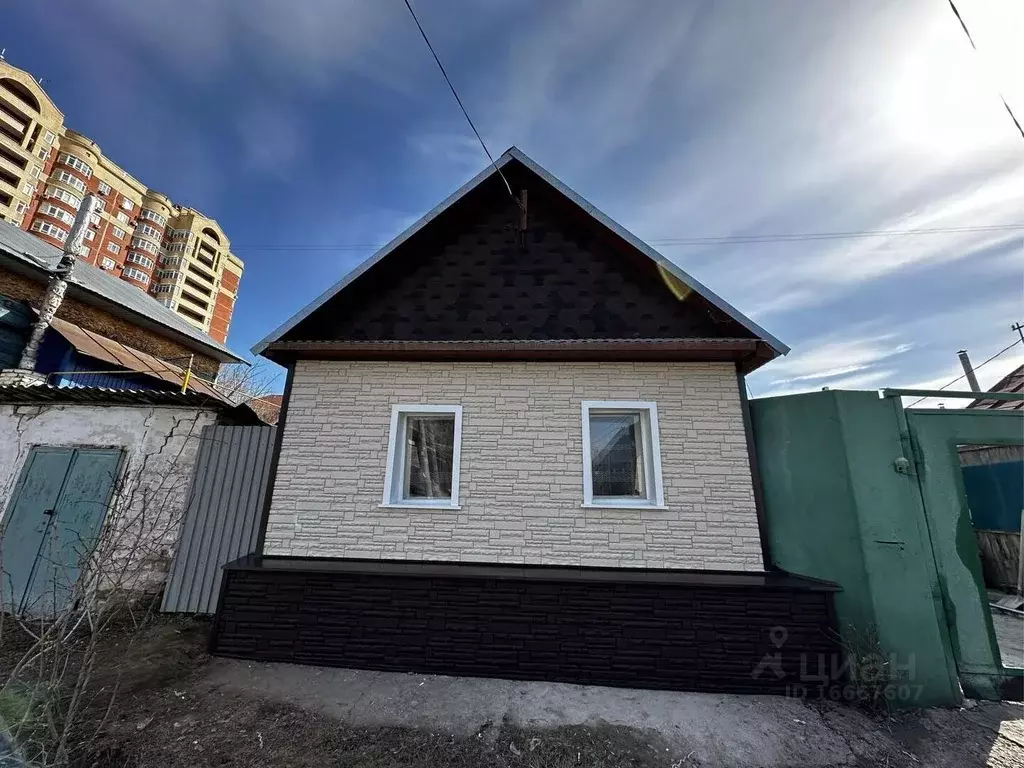 Дом в Оренбургская область, Оренбург ул. Лукиана Попова, 97 (75 м) - Фото 0