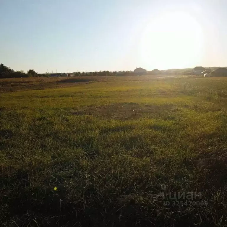Участок в Белгородская область, Старооскольский городской округ, с. ... - Фото 1