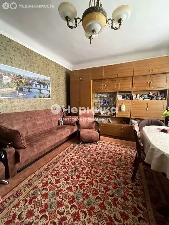 3-комнатная квартира: Шахты, улица Ленина, 161 (64.2 м) - Фото 1