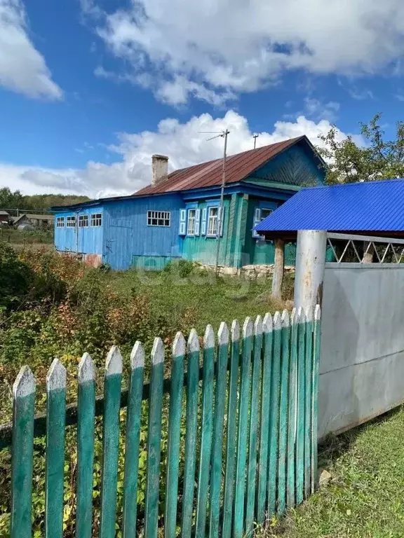 Дом в Башкортостан, Ишимбайский район, с. Макарово Школьная ул. (65 м) - Фото 1