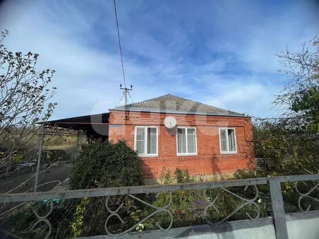 Дом в Краснодарский край, Новокубанский район, Ляпино хут. Южная ул., ... - Фото 1