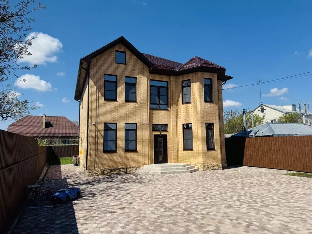 Коттедж в Ставропольский край, Ставрополь ул. Серова (220 м) - Фото 0