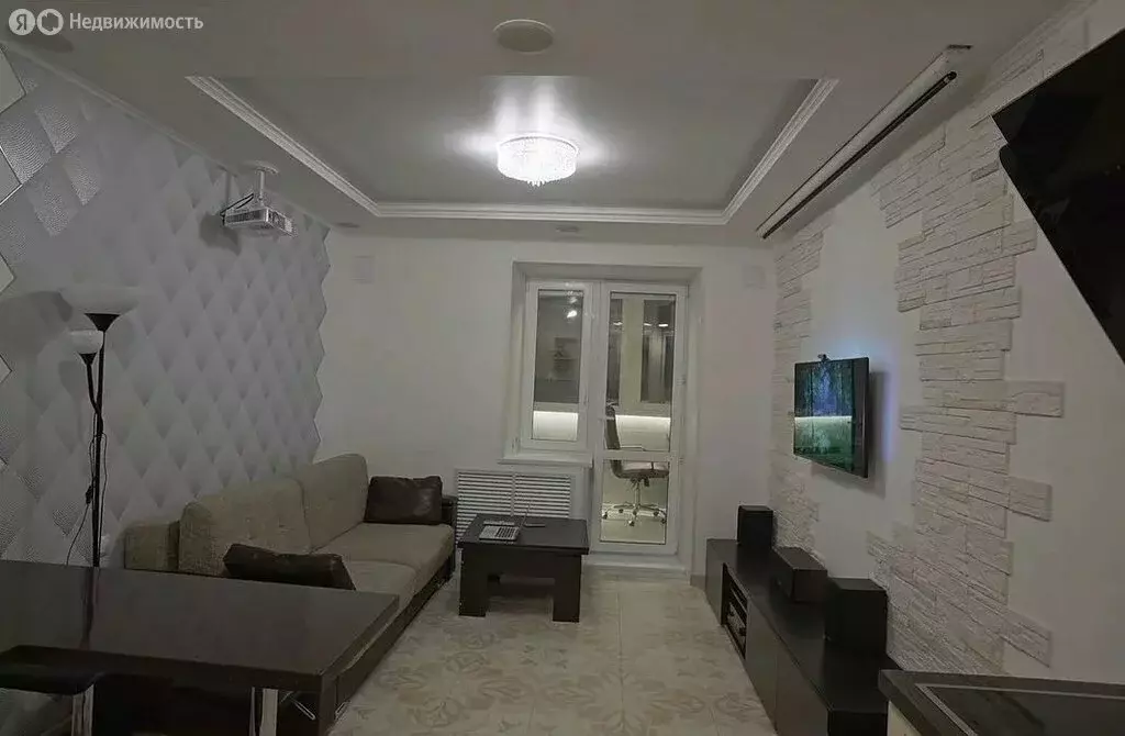 2-комнатная квартира: Тюмень, улица Монтажников, 51 (64 м) - Фото 1