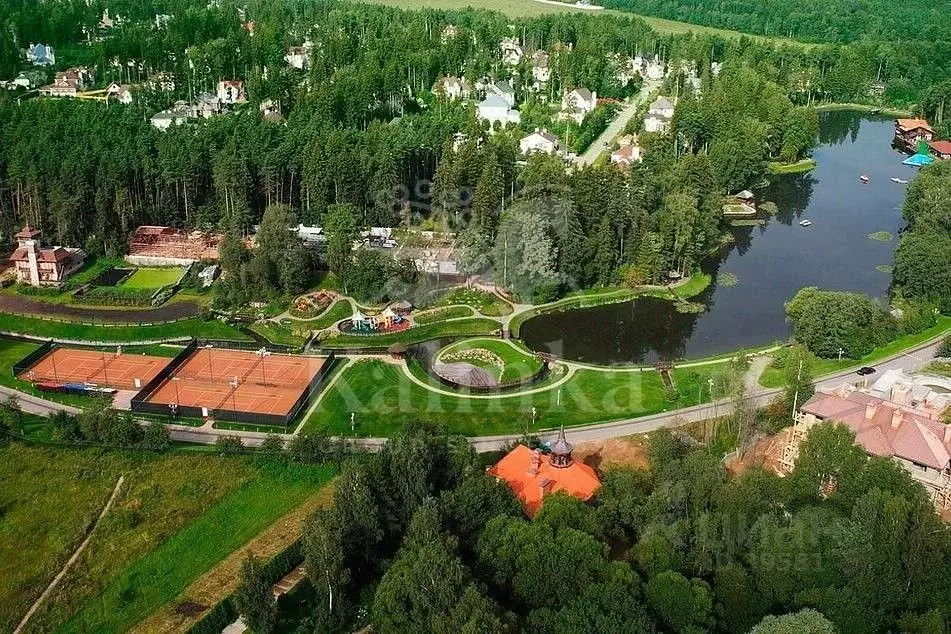 Участок в Московская область, Одинцовский городской округ, д. ... - Фото 0