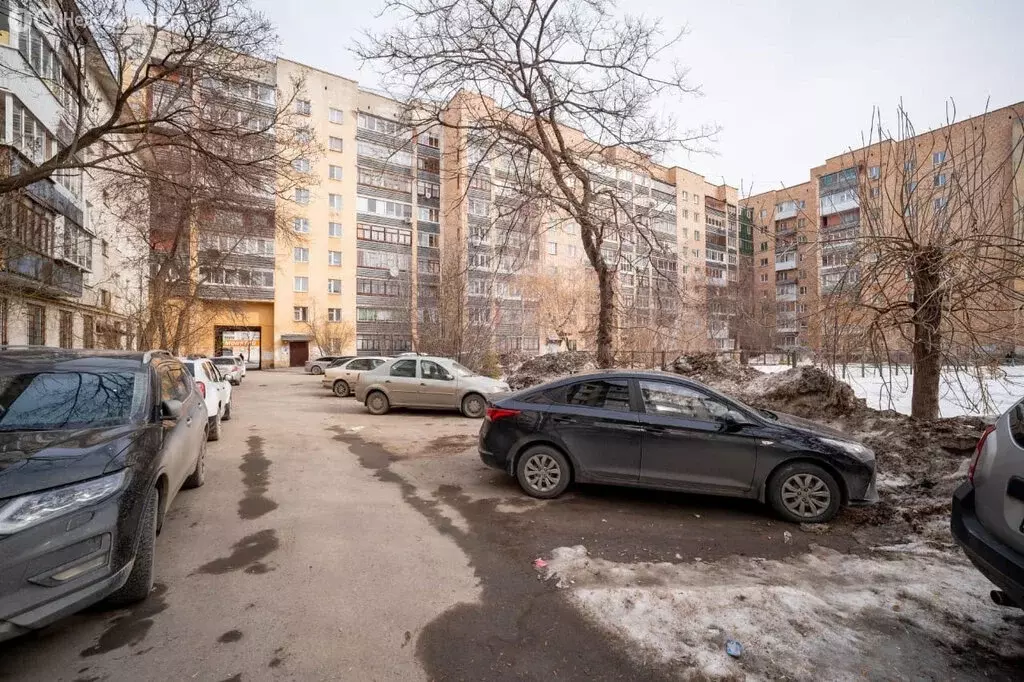 3-комнатная квартира: Екатеринбург, улица Сулимова, 47 (62.8 м) - Фото 2