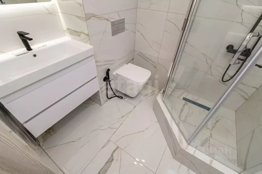 2-к кв. Тюменская область, Тюмень Харьковская ул., 72А (67.3 м) - Фото 1