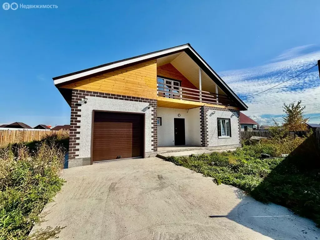 Дом в село Хомутово, улица Доготарёва, 82 (250 м) - Фото 1