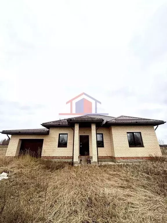 Дом в Белгородская область, Старооскольский городской округ, с. ... - Фото 1