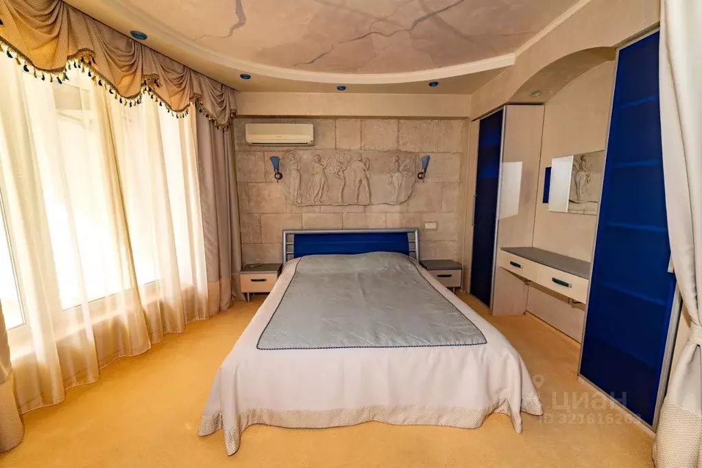 3-к кв. Крым, Ялта муниципальный округ, Отрадное пгт  (240.0 м) - Фото 0