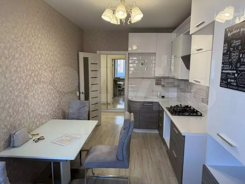2-к. квартира, 60 м, 7/9 эт. - Фото 0