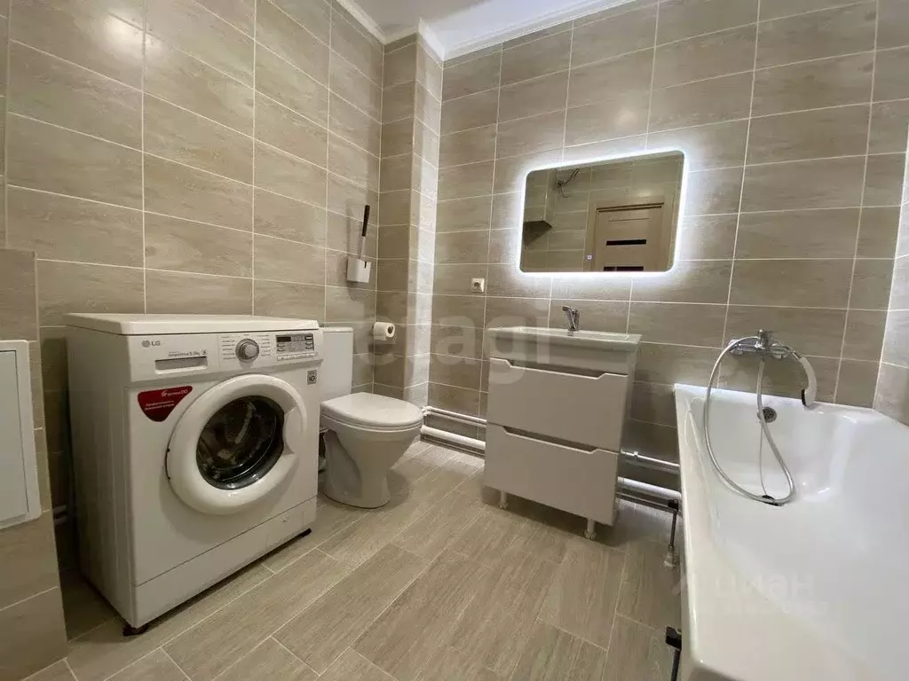 1-к кв. Тюменская область, Тюмень ул. Валентины Трофимовой, 12 (37.0 ... - Фото 1