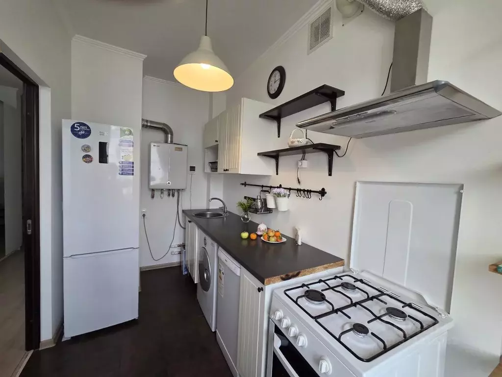 1-к кв. Краснодарский край, Геленджик Дивноморская ул., 37к16 (39.0 м) - Фото 1