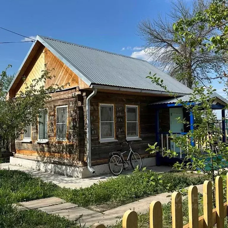 Дом в Астраханская область, Камызякский район, с. Раздор Набережная 1 ... - Фото 1