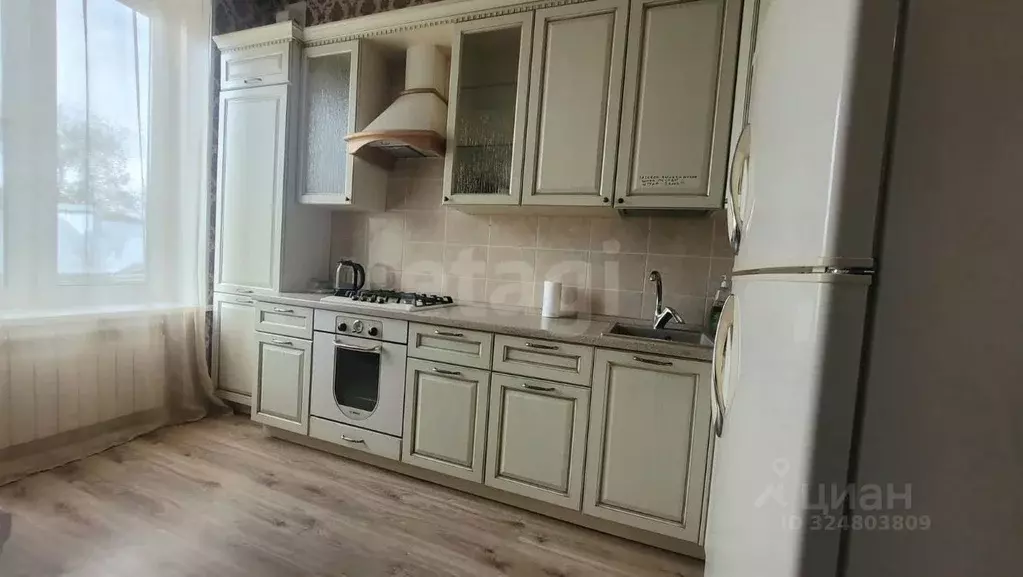 2-к кв. Саратовская область, Саратов ул. Большая Казачья, 100 (67.5 м) - Фото 1