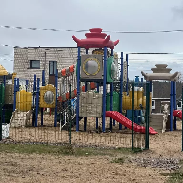 Дом в Ленинградская область, Выборгский район, Рощинское городское ... - Фото 0