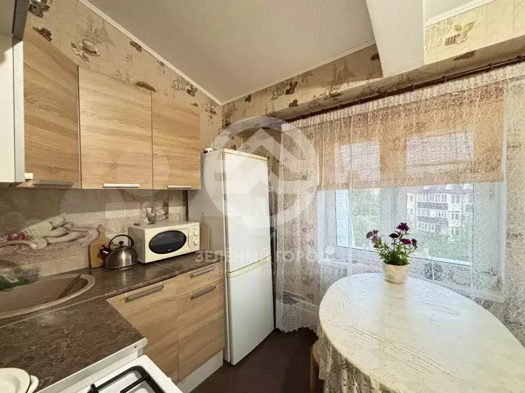1-к. квартира, 30 м, 4/4 эт. - Фото 0