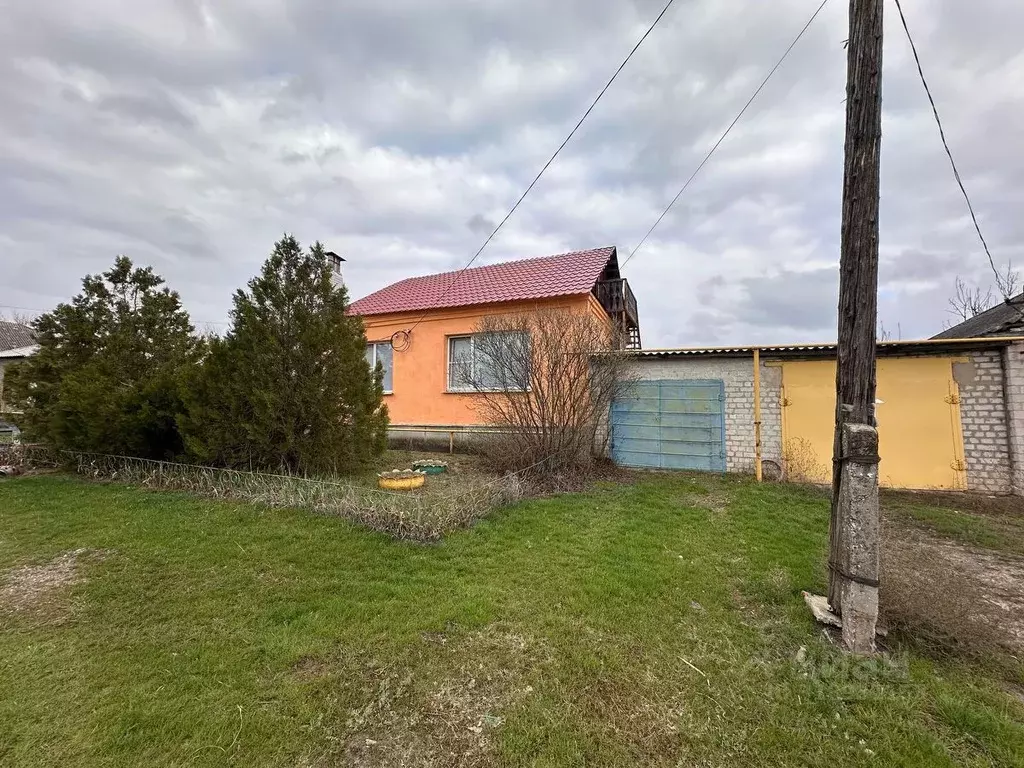Дом в Воронежская область, Лиски городское поселение, Калач хут. ул. ... - Фото 0