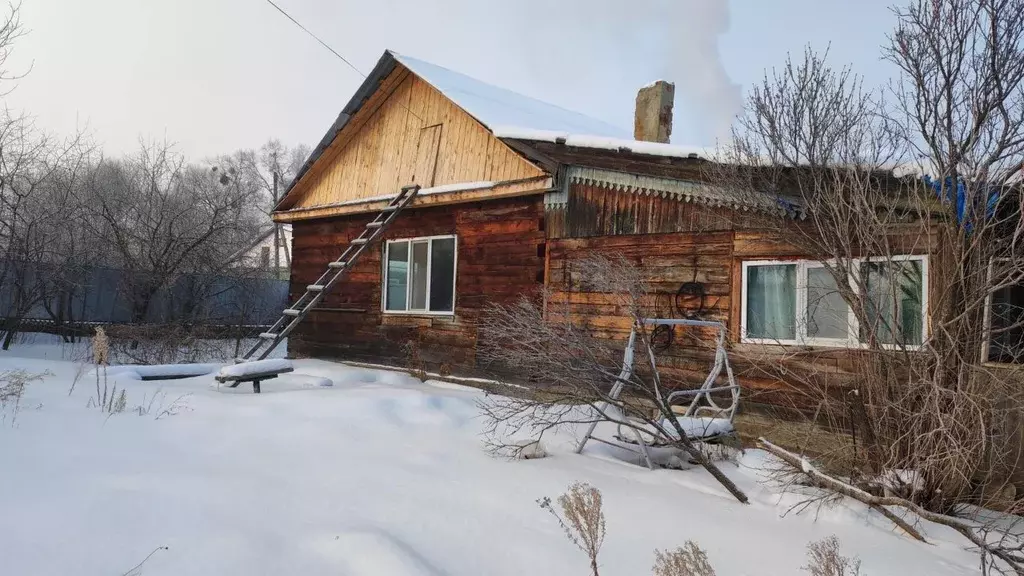 Дом в Приморский край, с. Чугуевка ул. Терешковой, 1 (105 м) - Фото 0