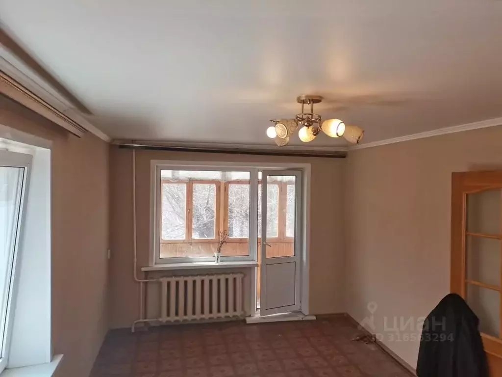 1-к кв. Самарская область, Сызрань ул. Красильникова, 44 (32.5 м) - Фото 0