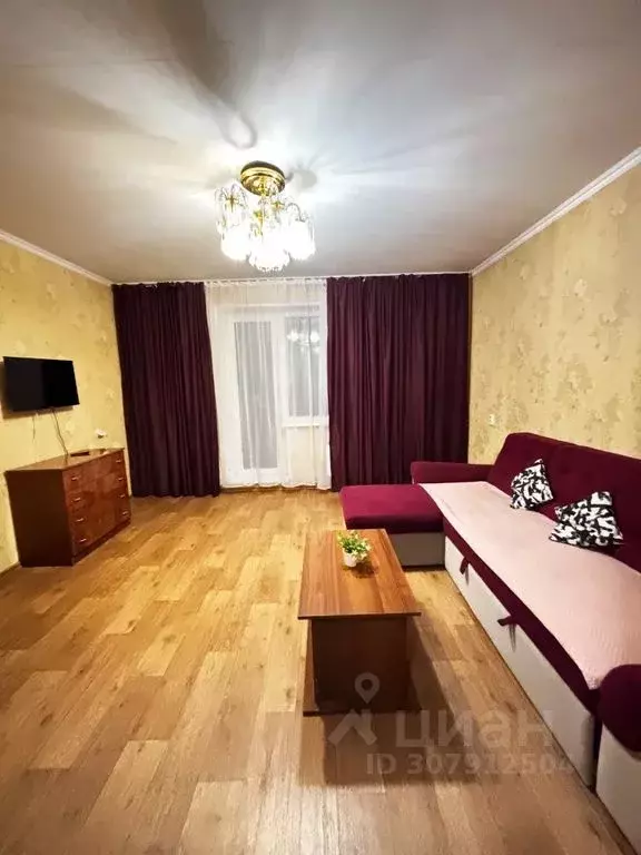 2-к кв. Челябинская область, Челябинск ул. Братьев Кашириных, 76 (62.0 ... - Фото 0
