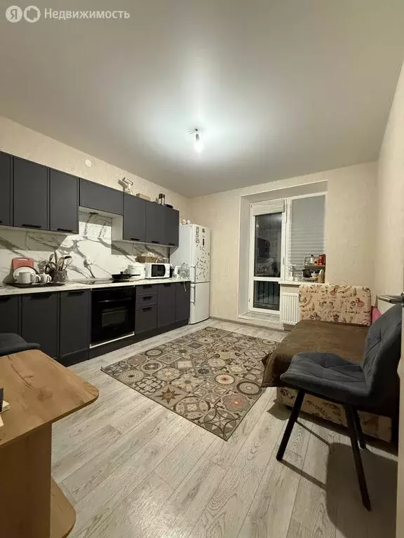 1-комнатная квартира: село Осиново, улица Гайсина, 2 (35.9 м) - Фото 1