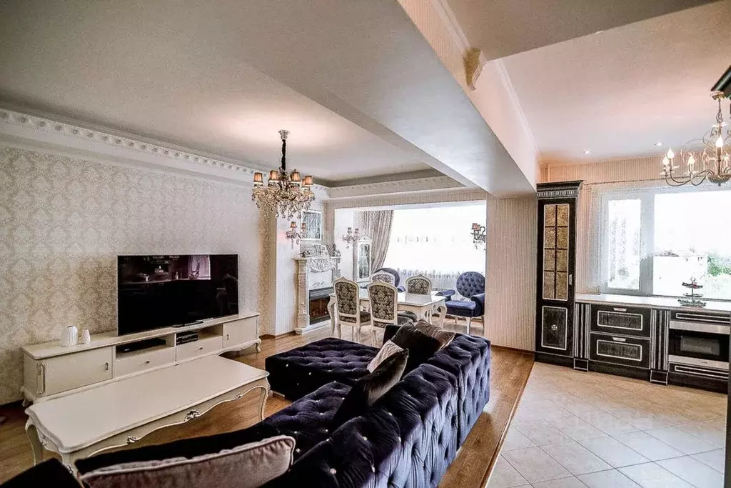 4-к кв. Сахалинская область, Южно-Сахалинск просп. Победы, 9 (114.2 м) - Фото 1