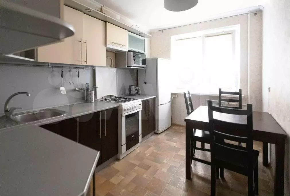 2-к. квартира, 58 м, 6/9 эт. - Фото 0
