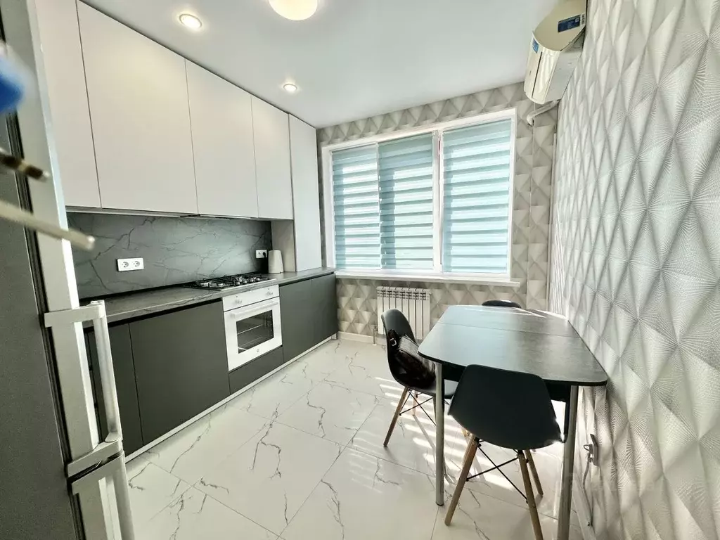 2-к кв. Адыгея, Тахтамукайский район, Яблоновский пгт ул. Тургеневское ... - Фото 2