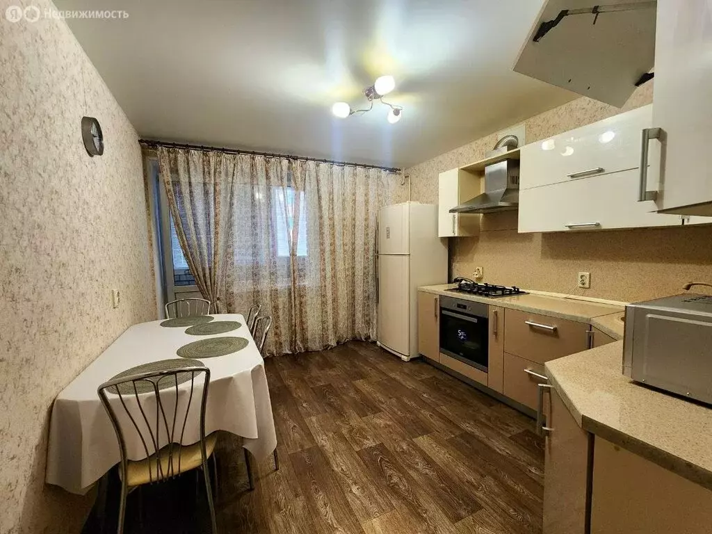 2-комнатная квартира: Энгельс, Студенческая улица, 68Б (74.3 м) - Фото 0