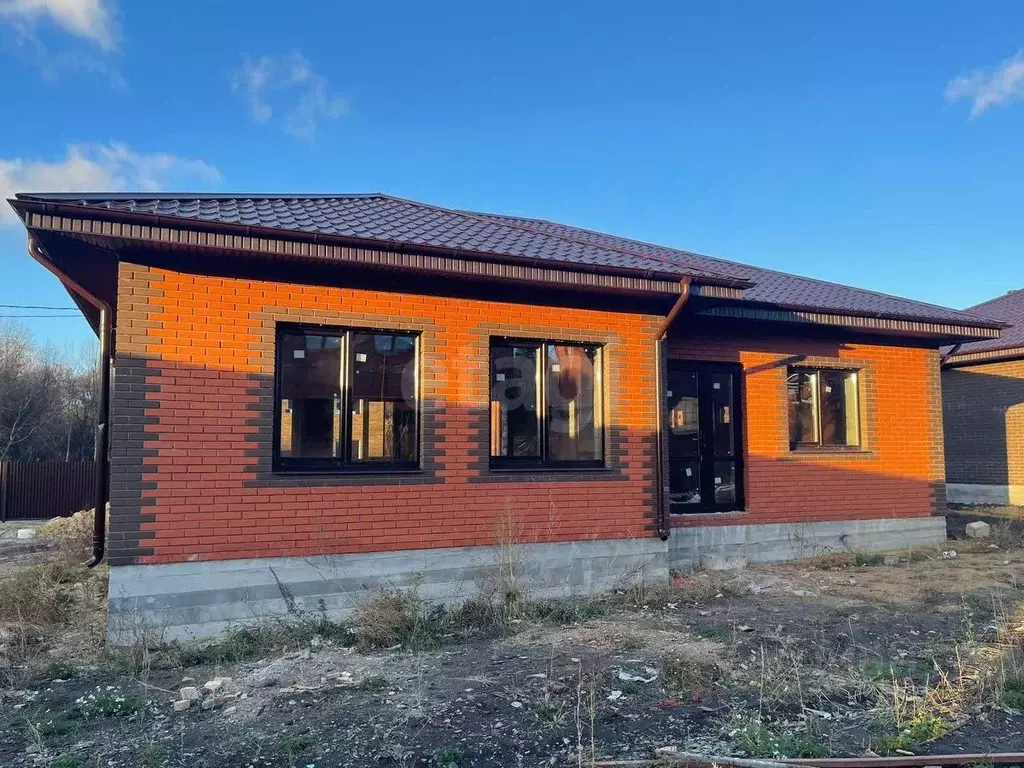 Дом в Тульская область, Новомосковск Пионерская ул., 9 (100 м) - Фото 1